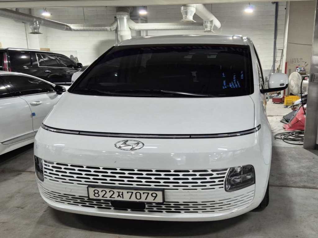 HYUNDAI Staria 2024 — Zona Franca Iquique