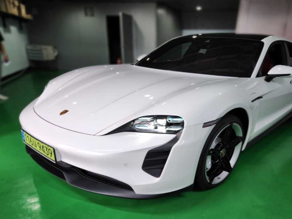 Porsche Taycan GTS