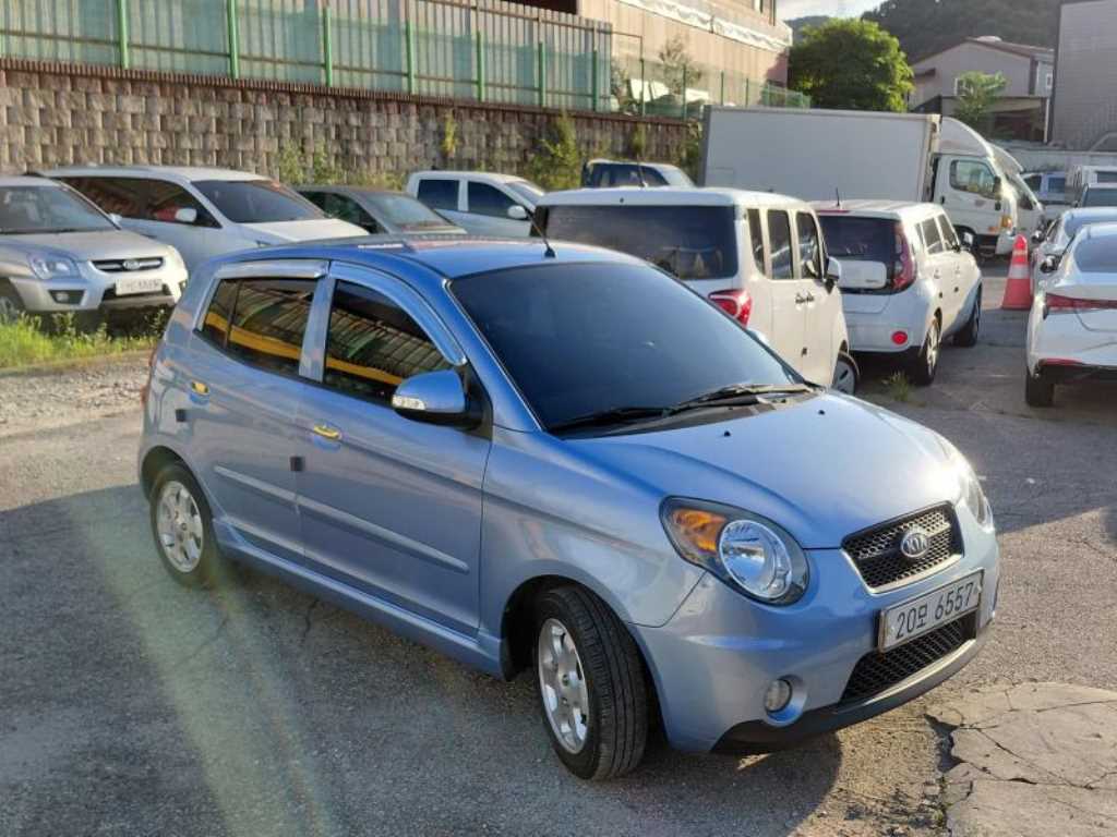 KIA Morning 2009 — Zona Franca Iquique