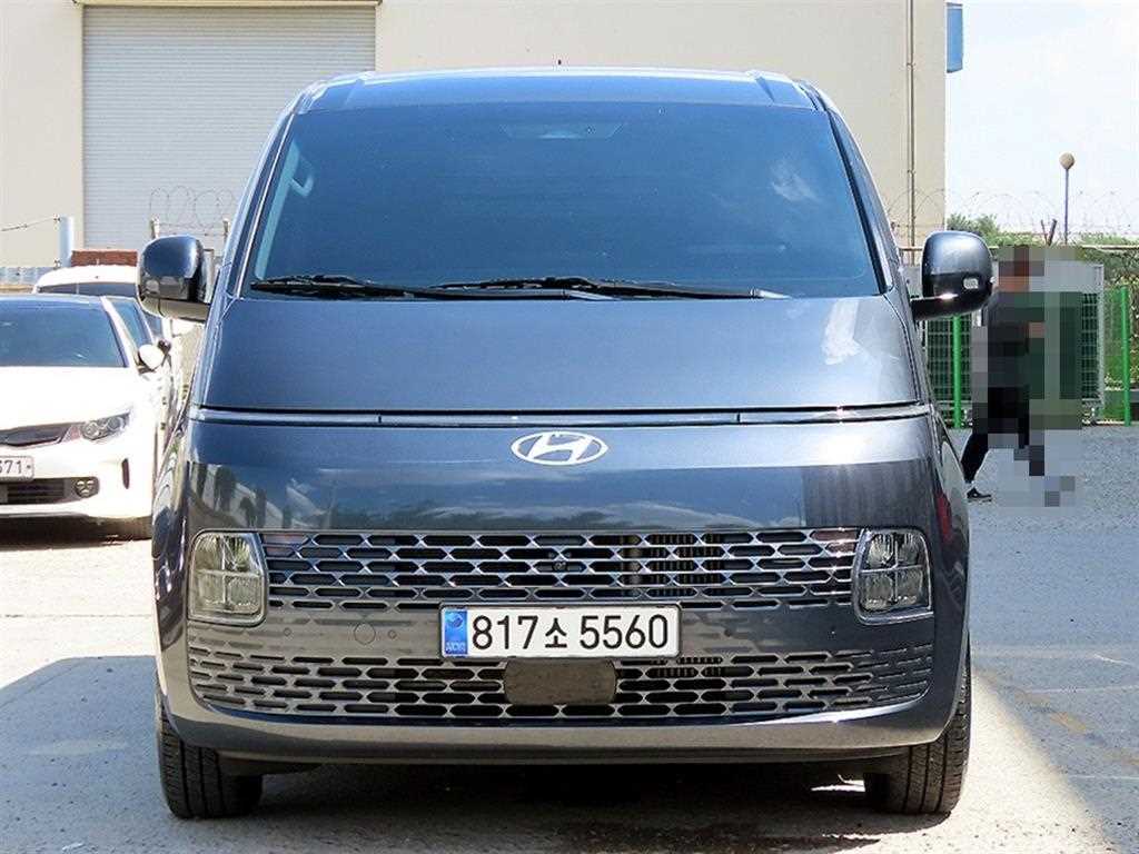 HYUNDAI Staria 2024 — Zona Franca Iquique