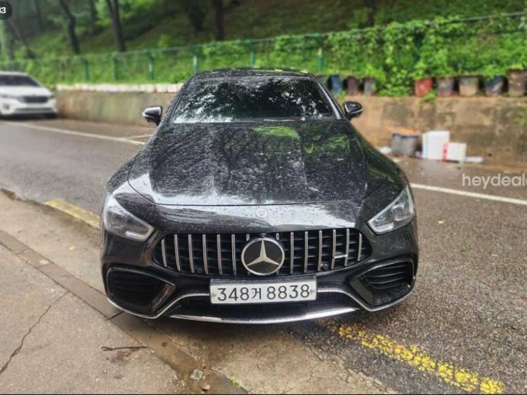 Mercedes Benz AMG GT