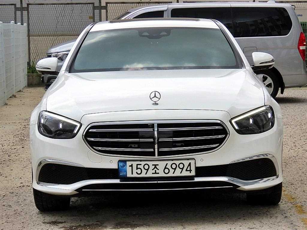 Mercedes Benz E class W213 E300e 4MATIC