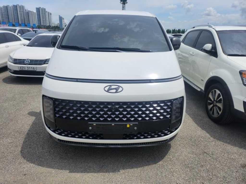 HYUNDAI Staria 2023 — Zona Franca Iquique