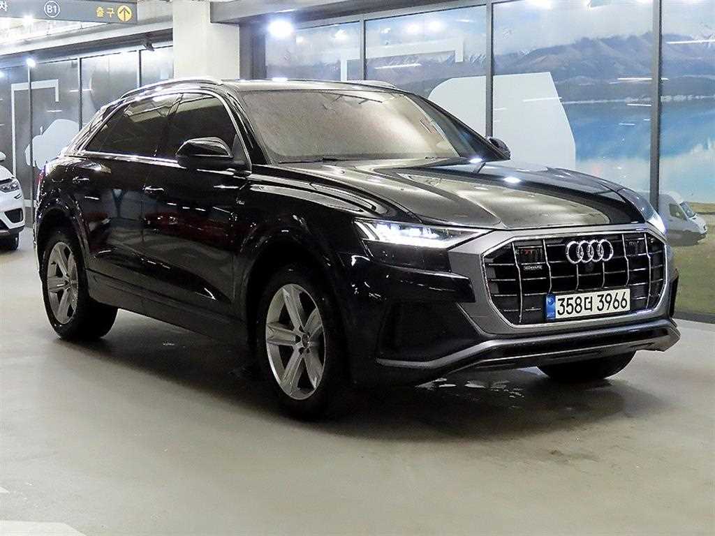Audi Q8