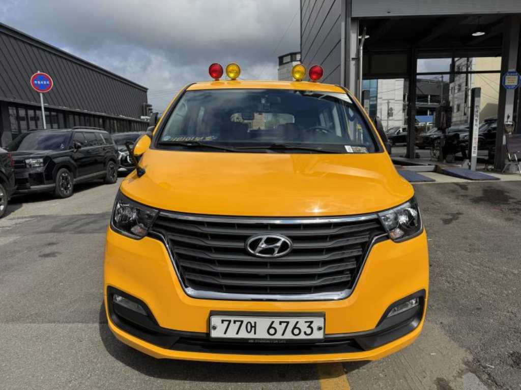 HYUNDAI Starex 2019 — Zona Franca Iquique