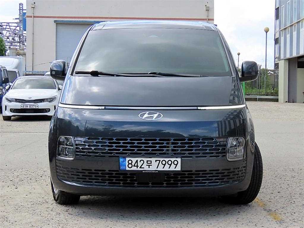 HYUNDAI Staria 2022 — Zona Franca Iquique