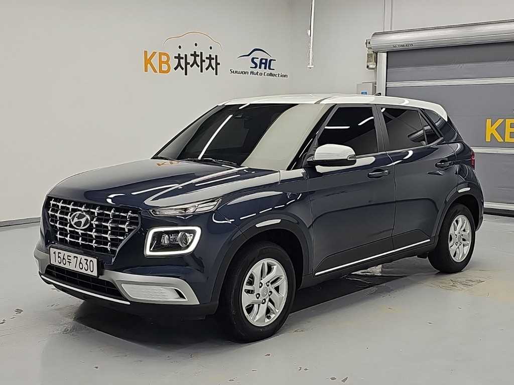 HYUNDAI Venue