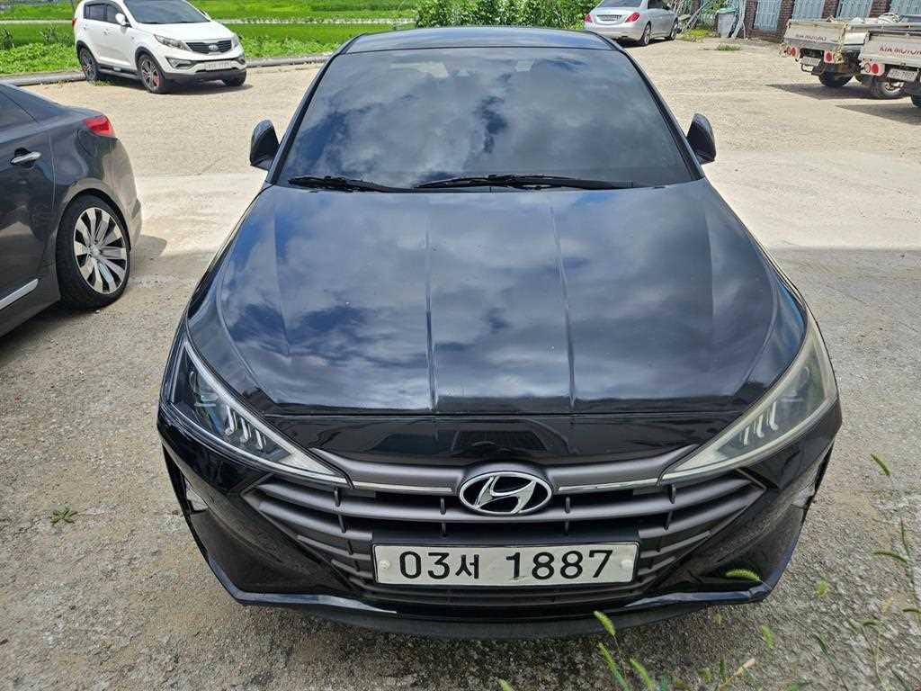 HYUNDAI Avante 2018 — Zona Franca Iquique