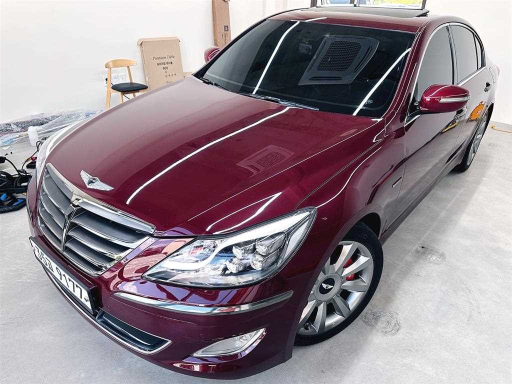 HYUNDAI Genesis