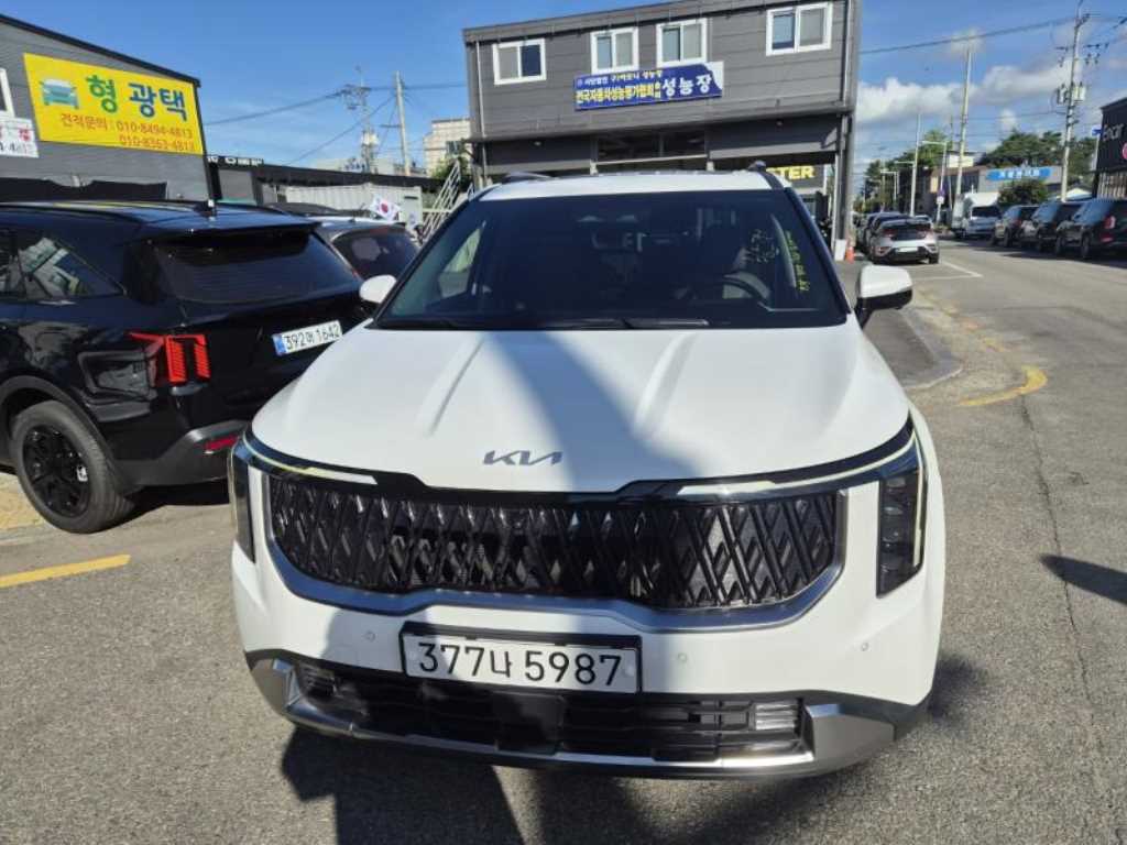 KIA Carnival 2024 — Zona Franca Iquique