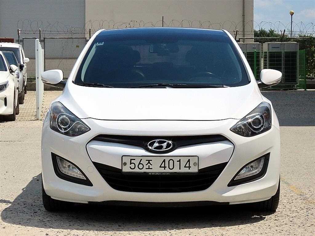 HYUNDAI i30
