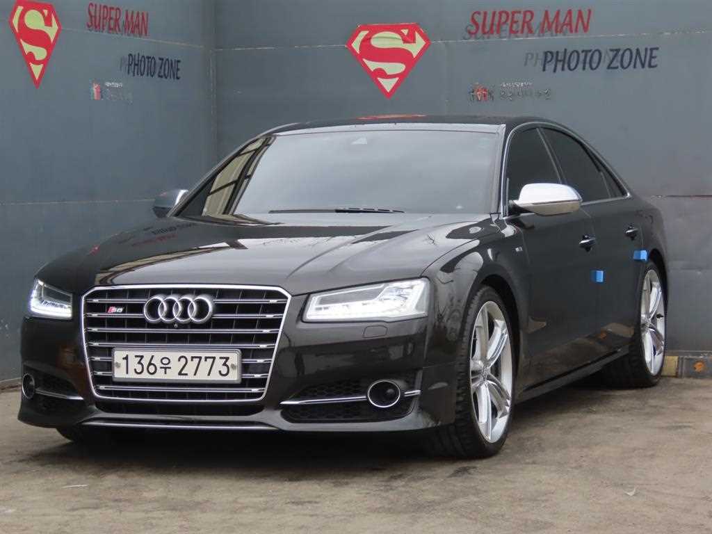 Audi S8