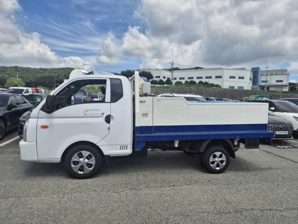 Small Truck (Completed) a live fish car