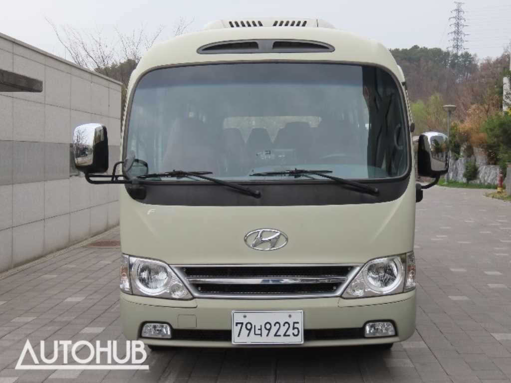 medium and large bus Hyundai bus