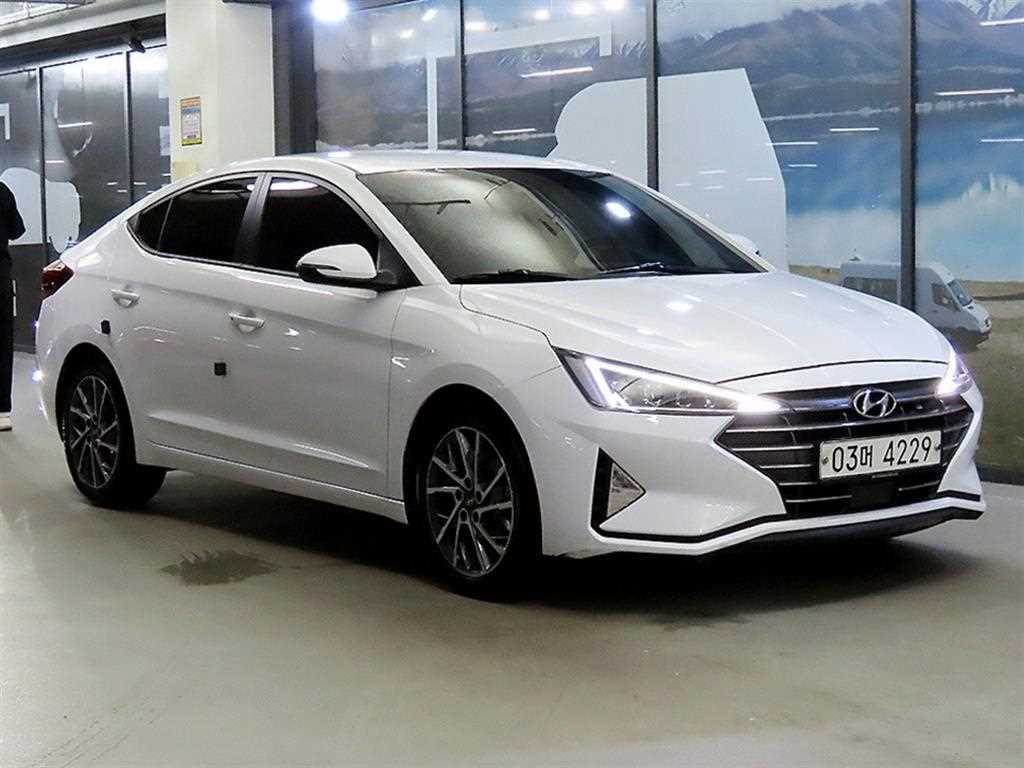 HYUNDAI Avante