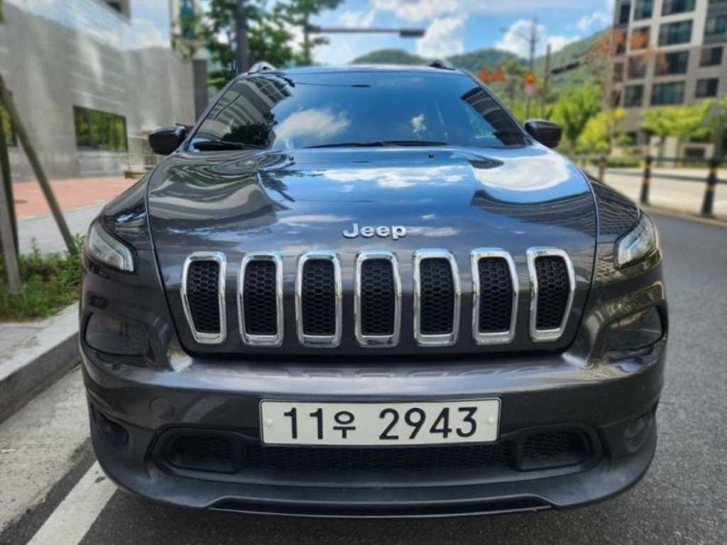 Jeep Cherokee 2015 — Zona Franca Iquique