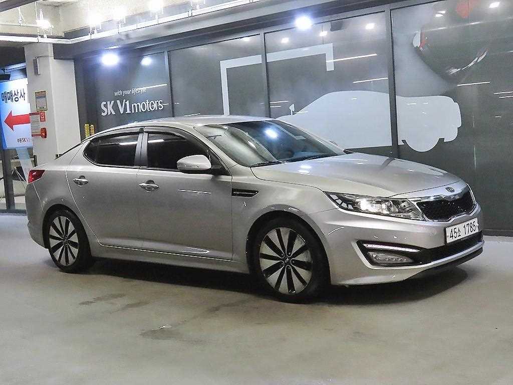 KIA K5 2011 — Zona Franca Iquique