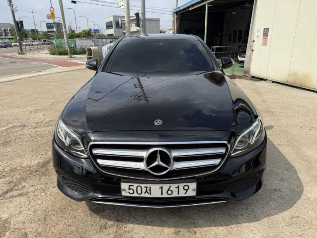 Mercedes Benz E class 2019 — Zona Franca Iquique