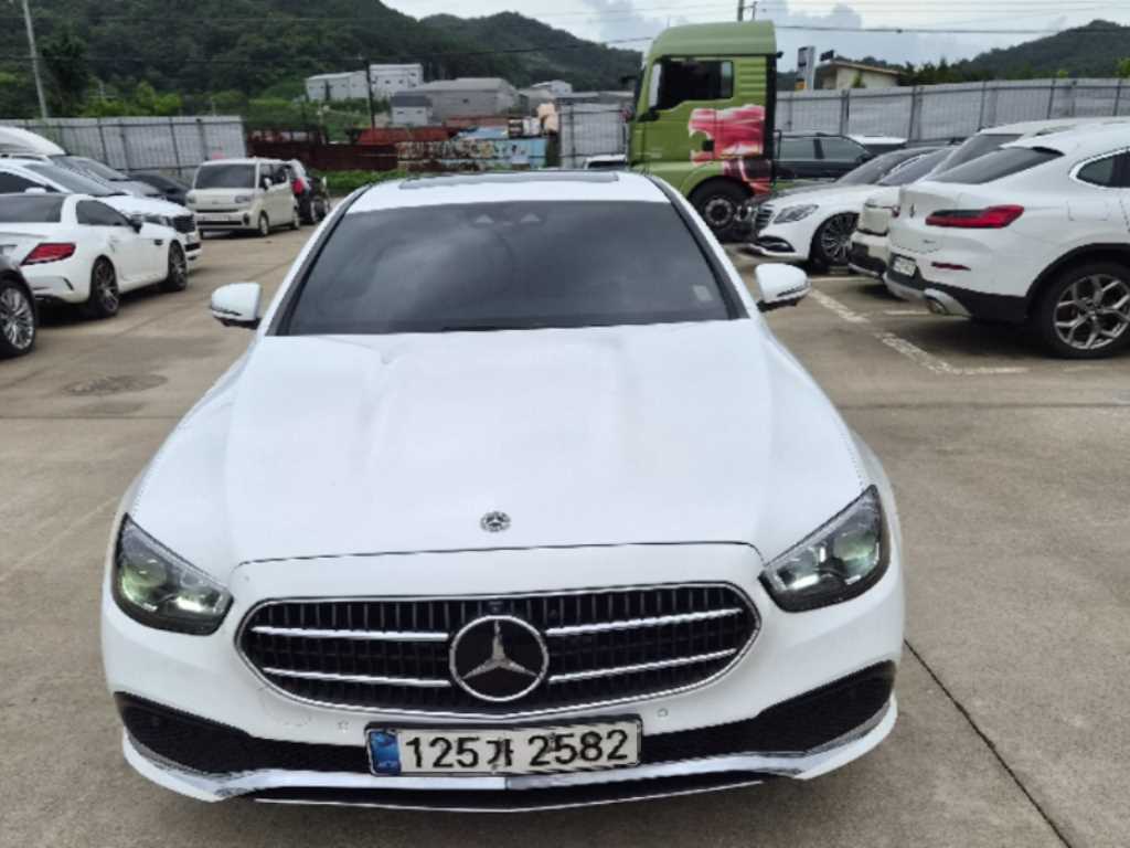 Mercedes Benz E class 2021 — Zona Franca Iquique