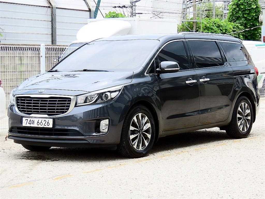 KIA Carnival