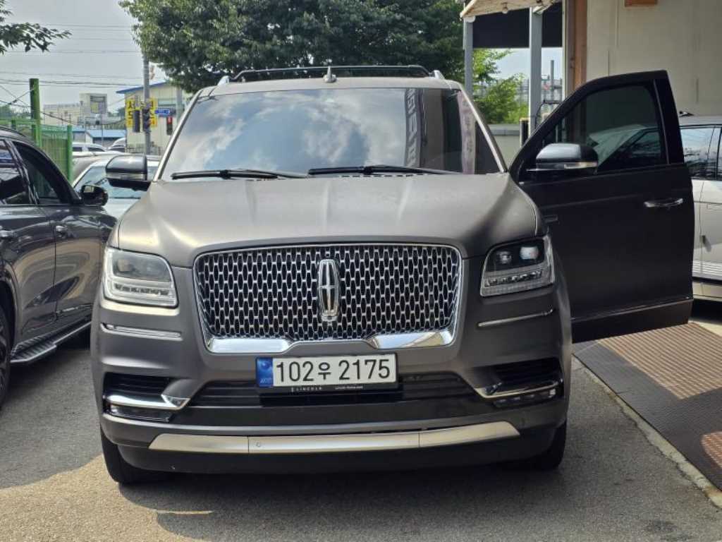 Lincoln Navigator
