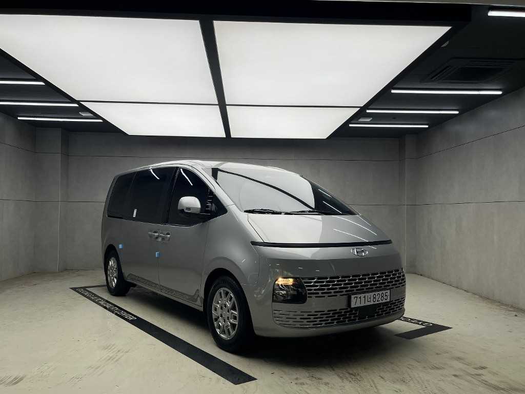 HYUNDAI Staria 2023 — Zona Franca Iquique