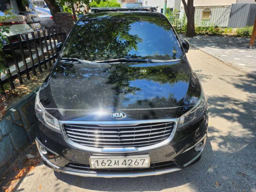 KIA Carnival 2016 — Zona Franca Iquique