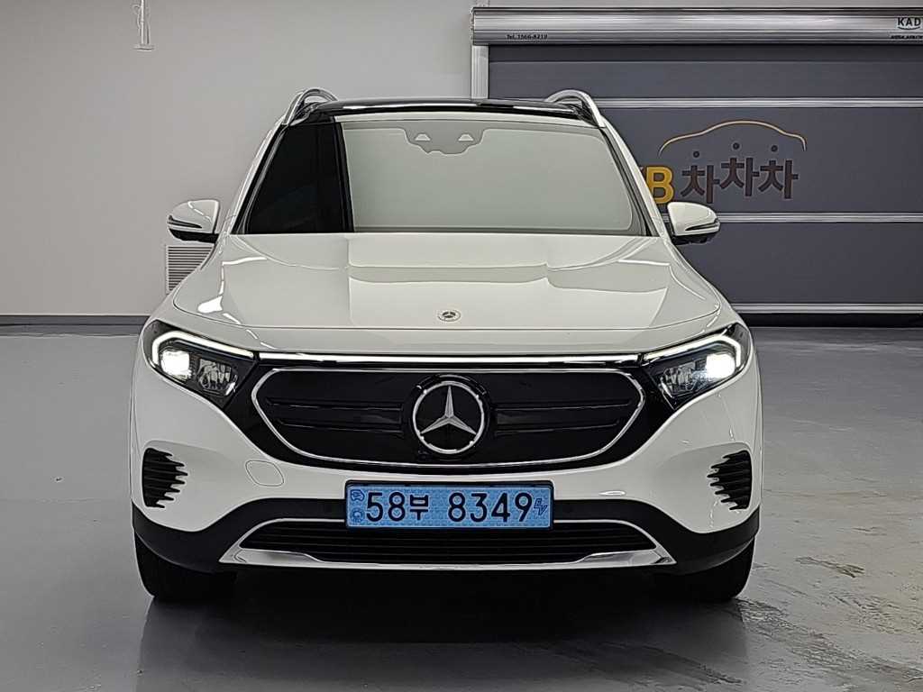 Mercedes Benz EQB