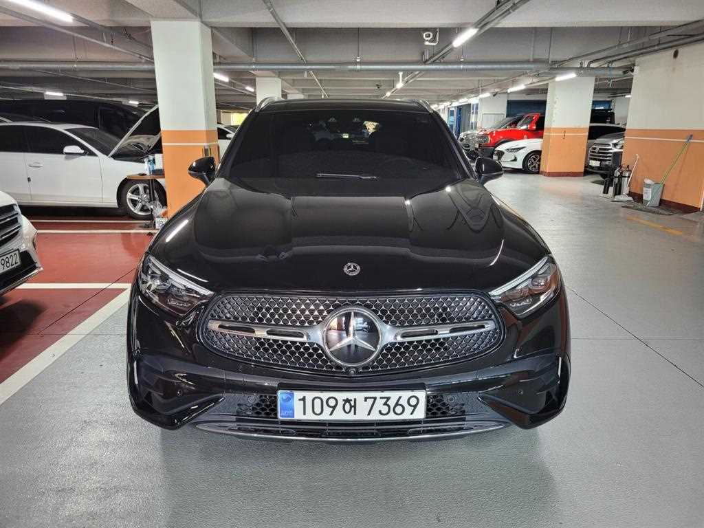 Mercedes Benz GLC Class 2024 — Zona Franca Iquique