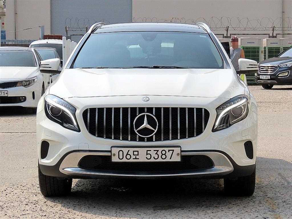 Mercedes Benz GLA Class