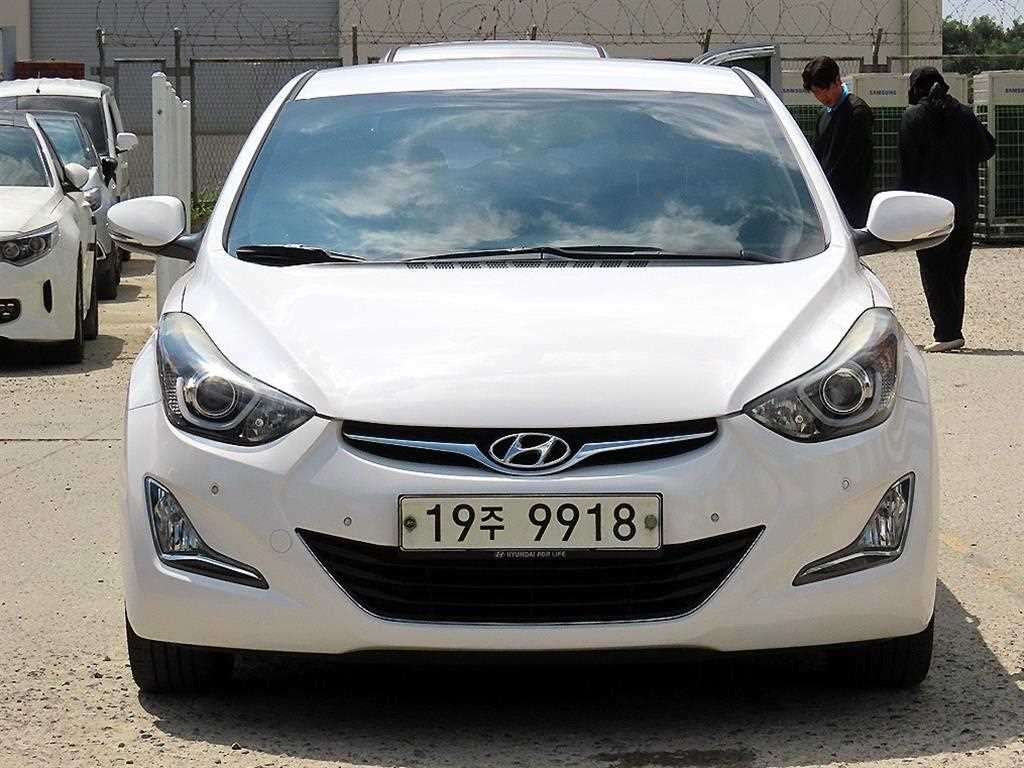 HYUNDAI Avante