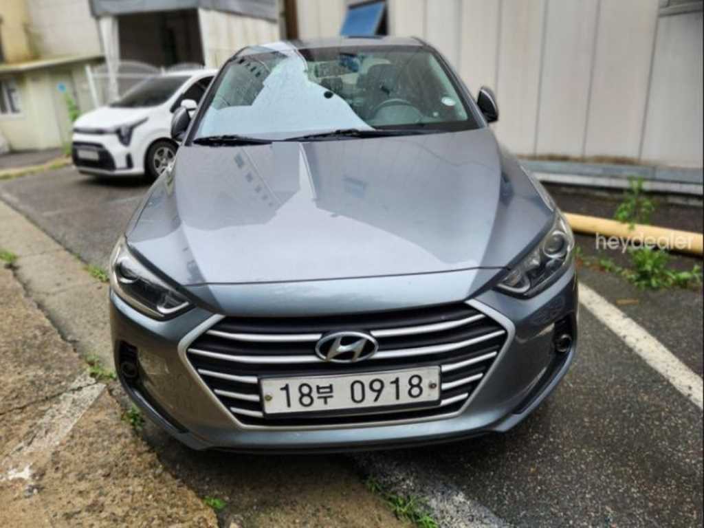 HYUNDAI Avante