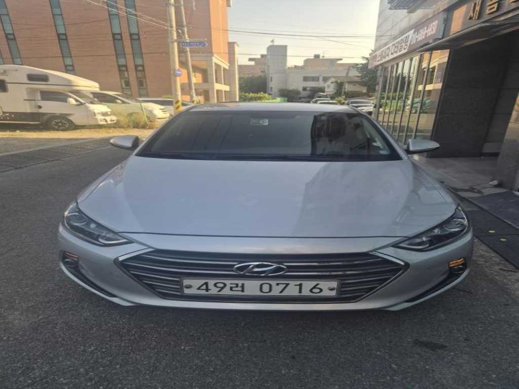 HYUNDAI Avante