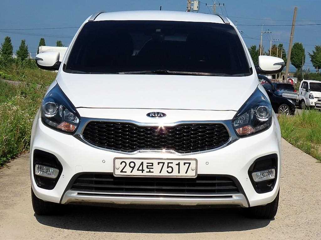 KIA Carens 2016 — Zona Franca Iquique