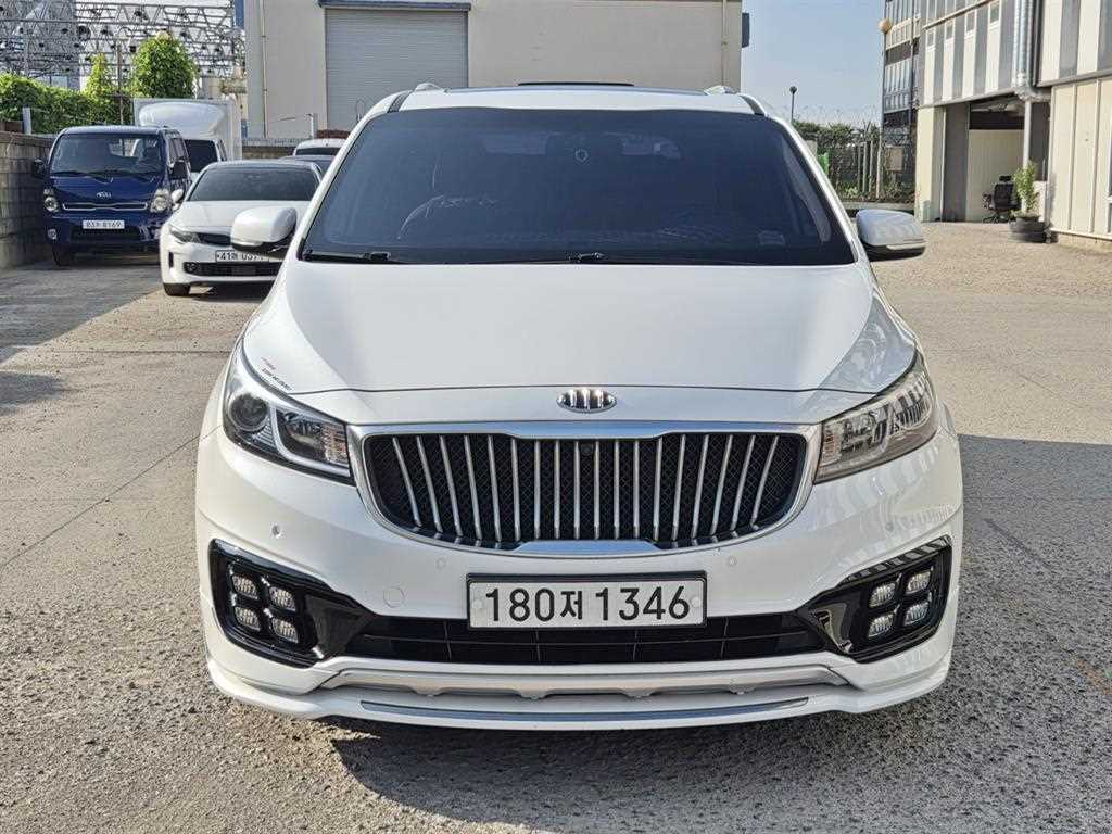 KIA Carnival