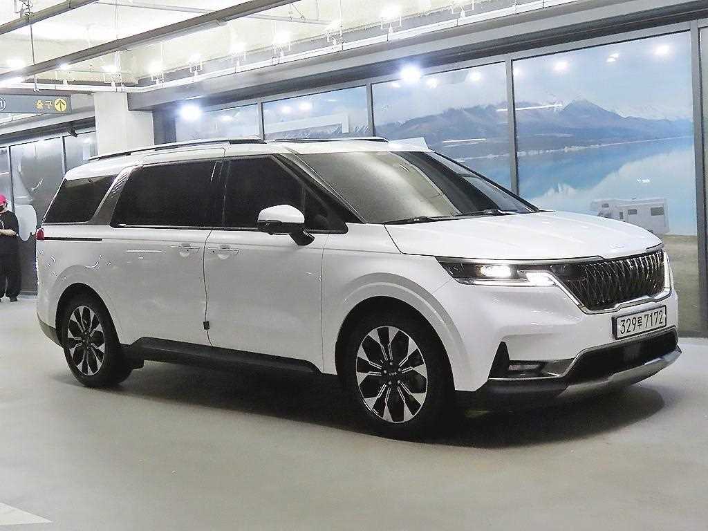 KIA Carnival 2023 — Zona Franca Iquique