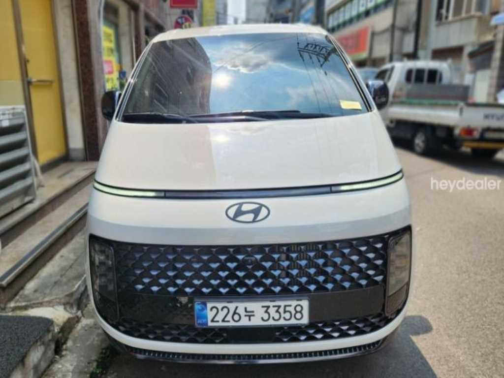 HYUNDAI Staria 2024 — Zona Franca Iquique