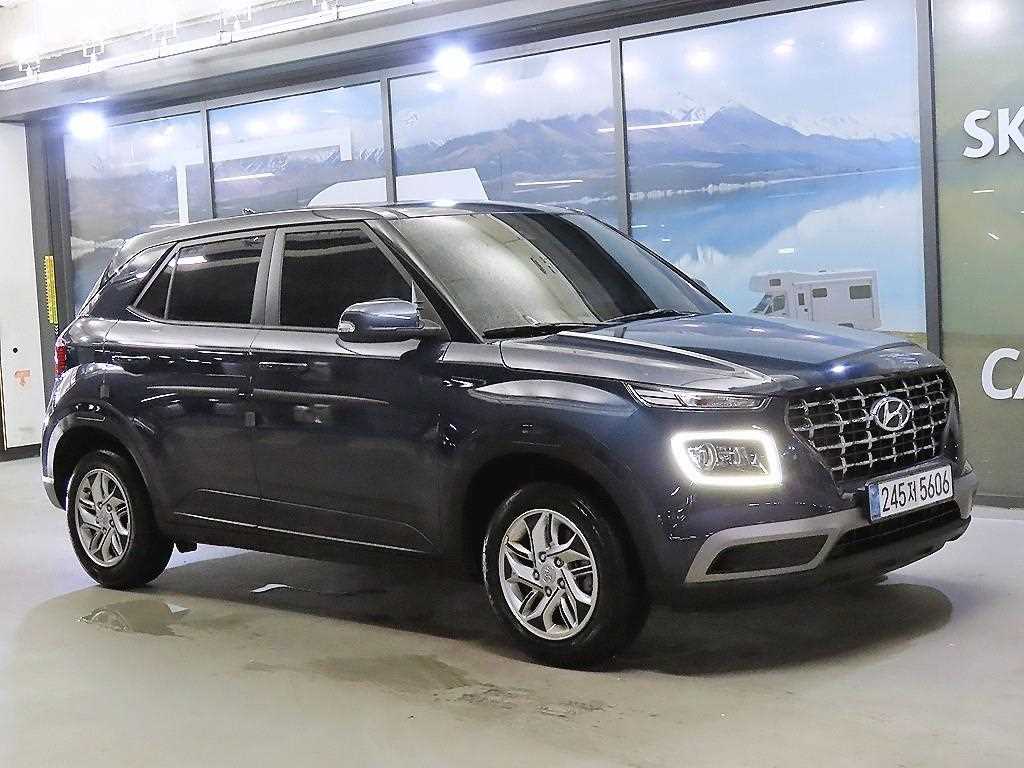 HYUNDAI Venue
