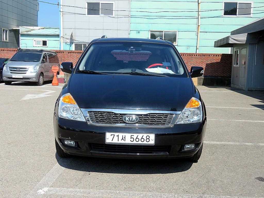 KIA Carnival 2011 — Zona Franca Iquique
