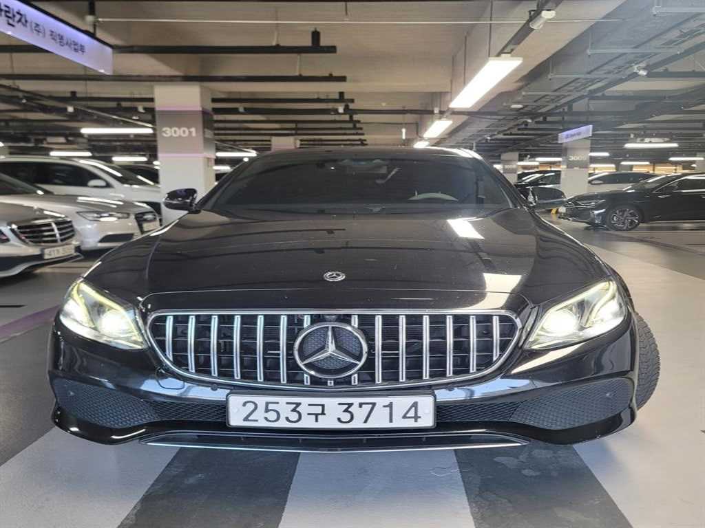 Mercedes Benz E class 2018 — Zona Franca Iquique