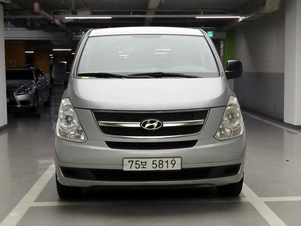 HYUNDAI Starex 2012