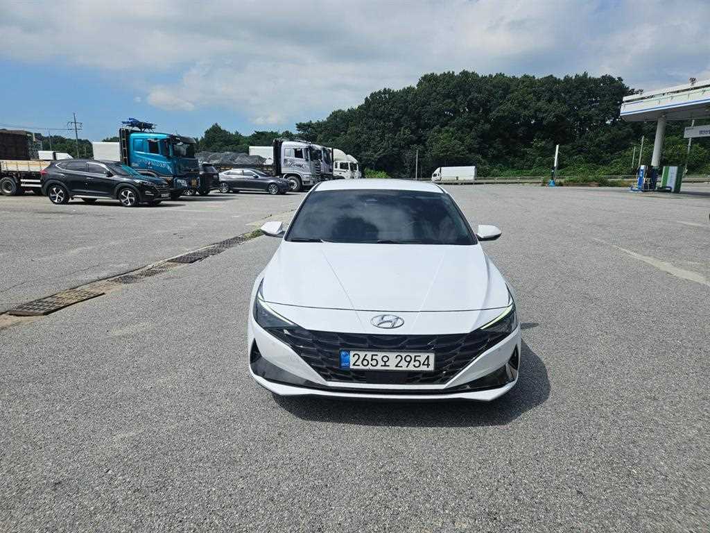 HYUNDAI Avante