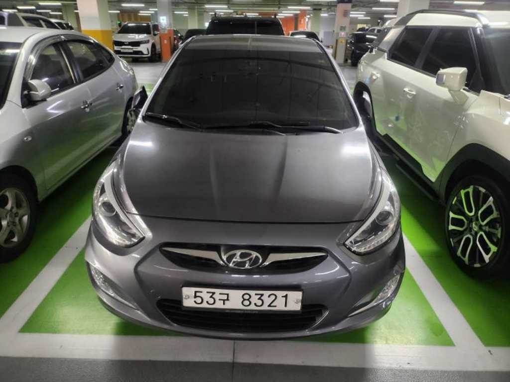 HYUNDAI Accent 2014 — Zona Franca Iquique