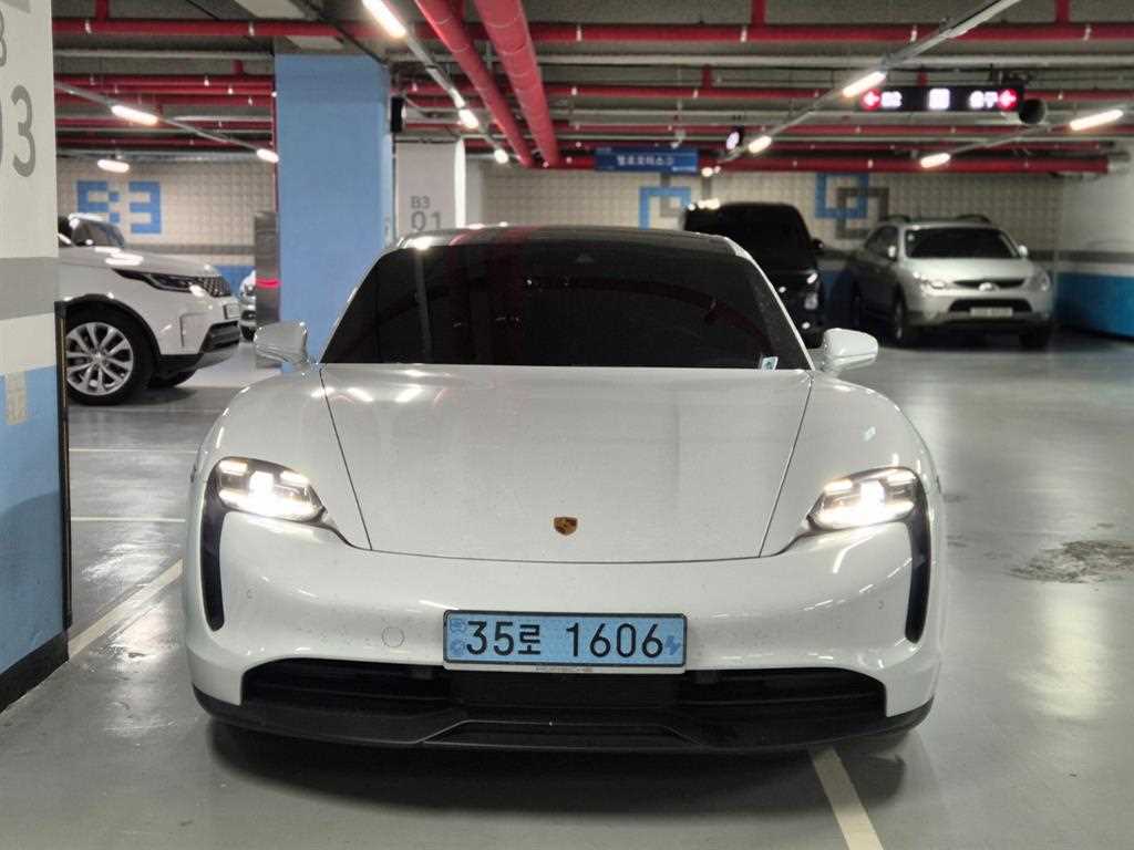 Porsche Taycan