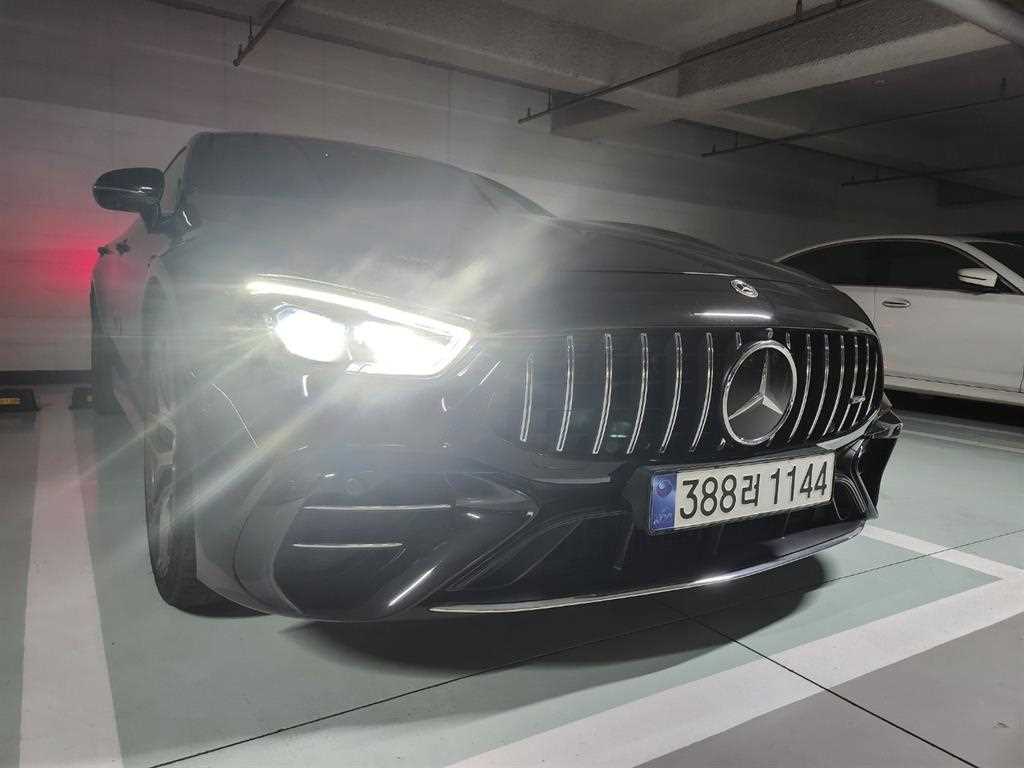 Mercedes Benz AMG GT