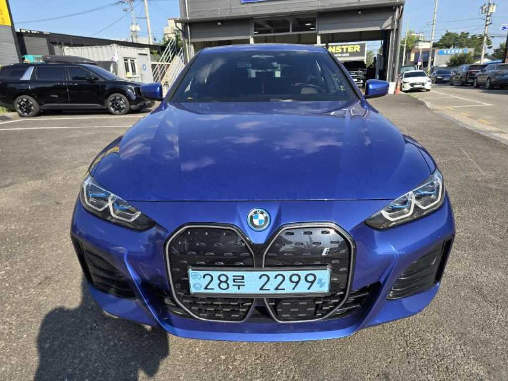 BMW i4