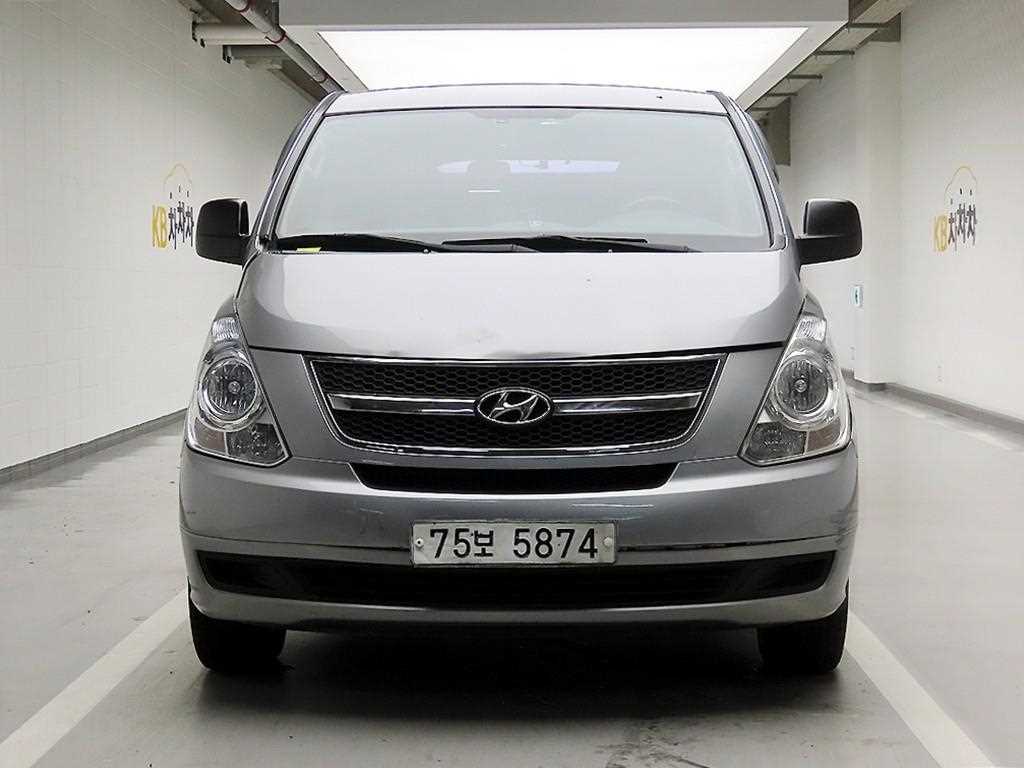 HYUNDAI Starex 2012