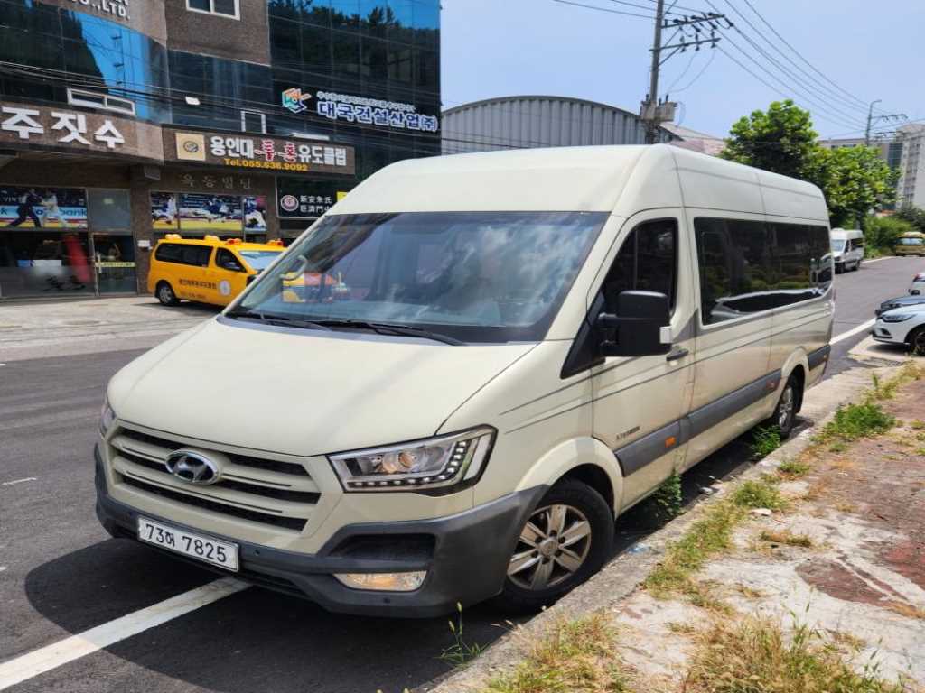 HYUNDAI Solati 2017 — Zona Franca Iquique