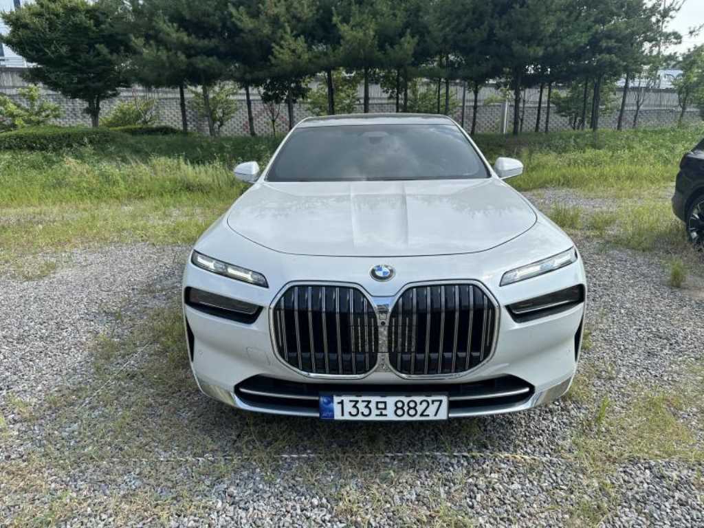 BMW 7 Series 2023 — Zona Franca Iquique