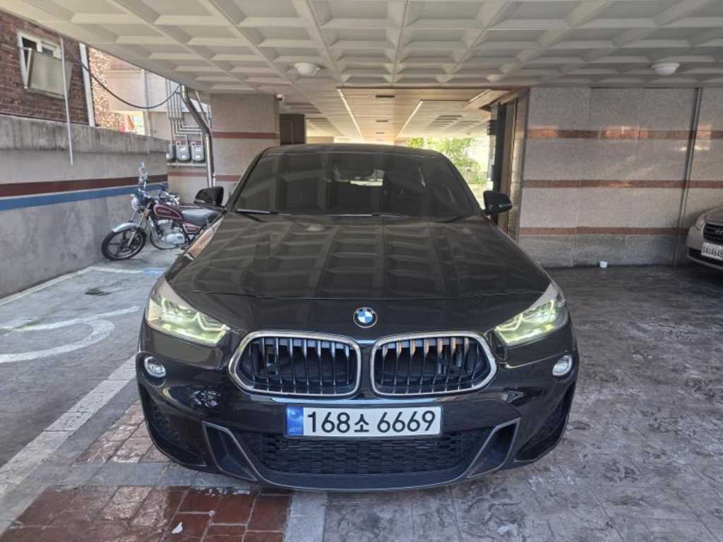 BMW X2